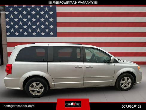 Used 2011 Dodge Grand Caravan Crew image 2