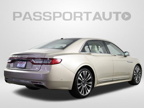 Used 2017 Lincoln Continental Reserve w/ Technology Package FWD image 10