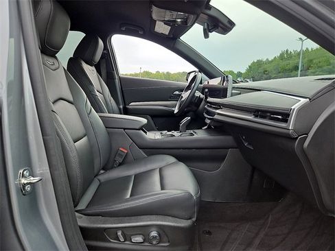 Used 2024 Cadillac XT4 Premium Luxury image 21