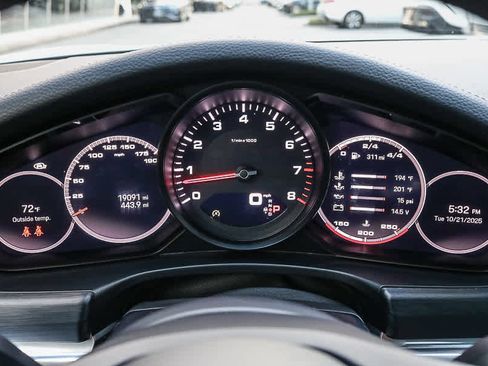 Used 2023 Porsche Panamera Platinum Edition image 37