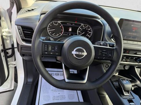 Used 2024 Nissan Rogue S AWD/4WD image 12