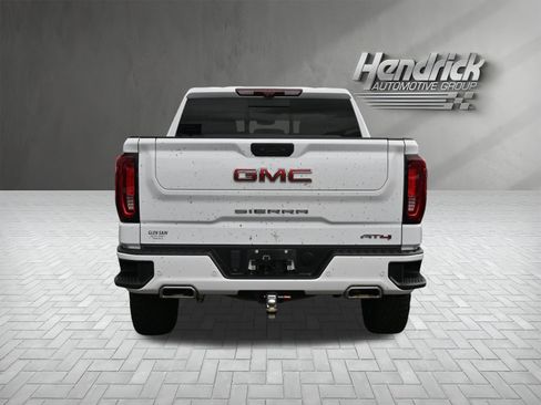 Used 2024 GMC Sierra 1500 AT4 w/ Technology Package AWD/4WD image 9