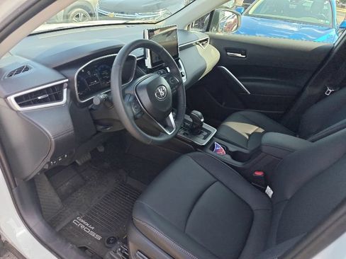 Used 2026 Toyota Corolla Cross XLE AWD/4WD image 10