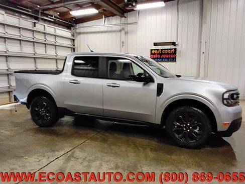 Used 2024 Ford Maverick Lariat w/ Black Appearance Package FWD image 2