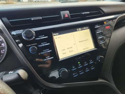 Used 2019 Toyota Camry LE image 24