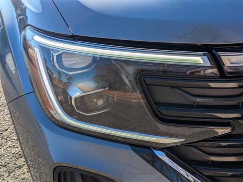 Used 2024 Volkswagen Atlas Cross Sport SE image 10