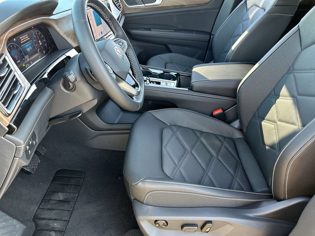 New 2026 Volkswagen Atlas SE FWD image 15
