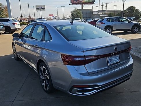 New 2026 Volkswagen Jetta SEL image 7