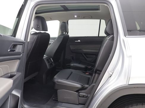 Certified 2023 Volkswagen Atlas SEL R-Line AWD/4WD image 13