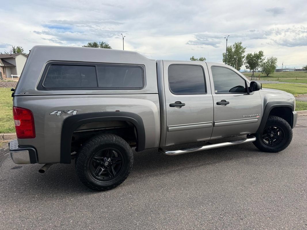 Used 2009 Chevrolet Silverado 1500 LT w/ Power Pack Plus AWD/4WD image 4