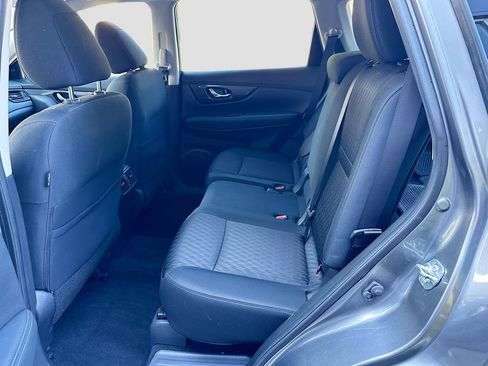 Used 2017 Nissan Rogue SV image 24