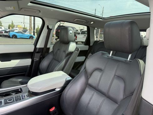 Used 2016 Land Rover Range Rover Sport HSE AWD/4WD image 11