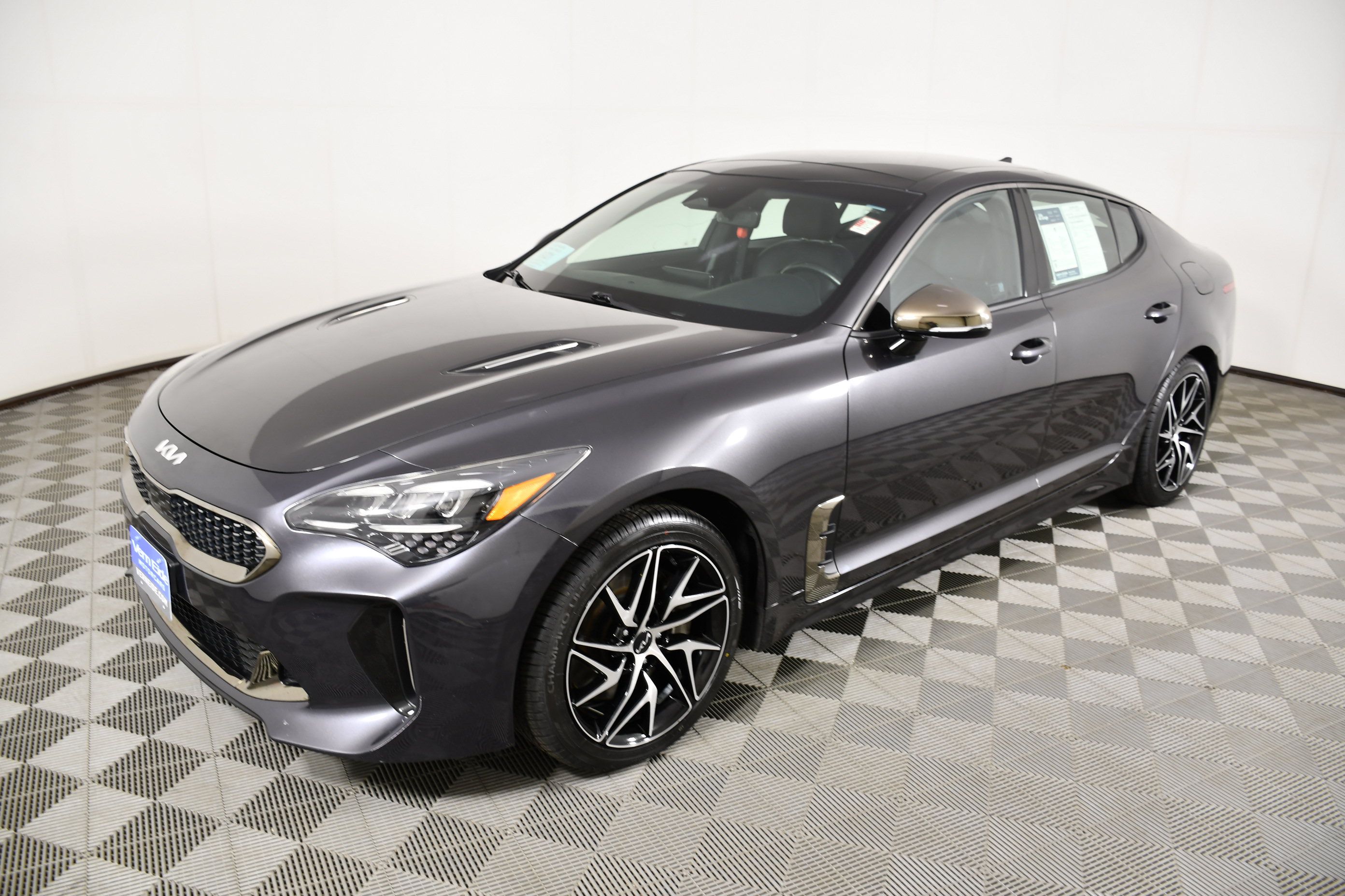 Used 2023 Kia Stinger GT-Line w/ Sun & Sound Package AWD/4WD image 10