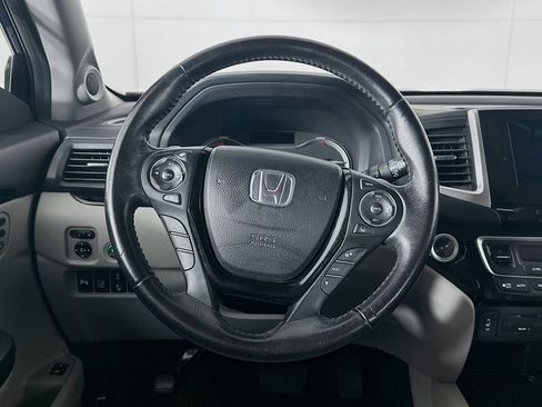 Used 2016 Honda Pilot Touring image 17