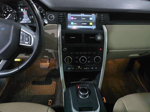 Used 2019 Land Rover Discovery Sport HSE AWD/4WD image 14