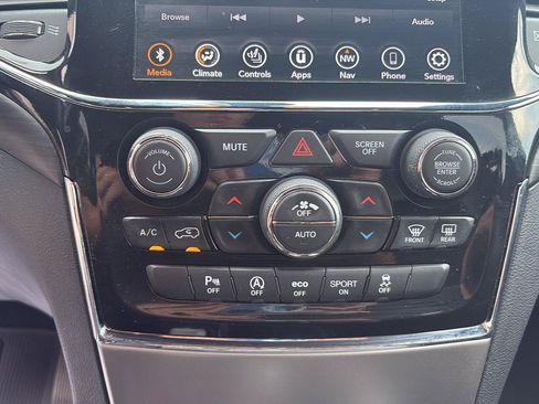 Used 2021 Jeep Grand Cherokee Laredo X AWD/4WD image 15