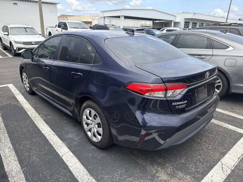 Used 2022 Toyota Corolla LE image 3