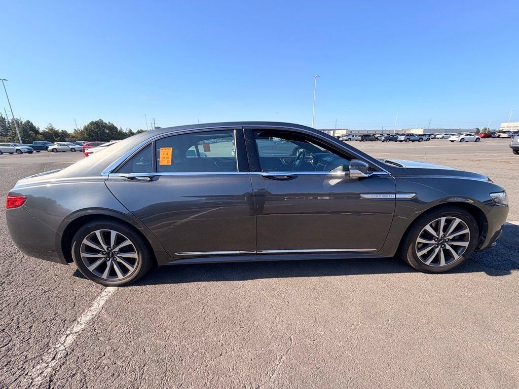 Used 2018 Lincoln Continental Premiere AWD/4WD image 6