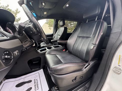 Used 2020 Dodge Grand Caravan GT FWD image 11