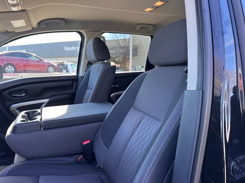 Used 2023 Nissan Titan SV image 16