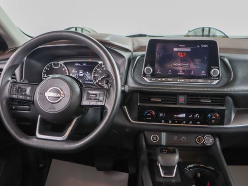 Used 2023 Nissan Rogue SV image 17