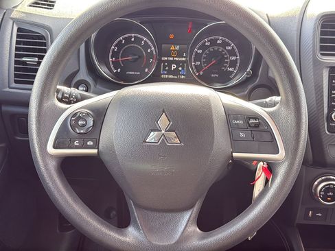Used 2023 Mitsubishi Outlander Sport SE AWD/4WD image 14