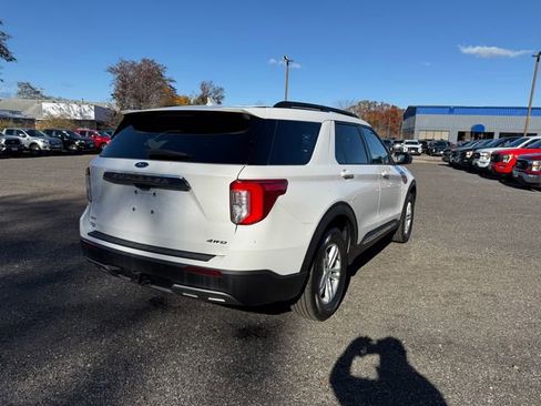 Used 2022 Ford Explorer XLT w/ Equipment Group 202A image 28