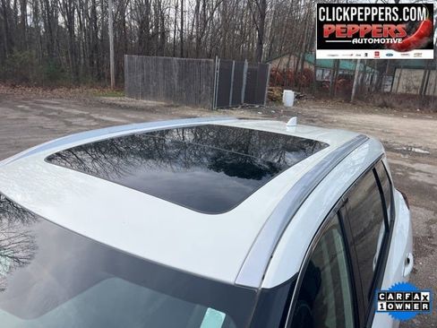 Used 2023 Nissan Rogue SL w/ SL Premium Package image 9