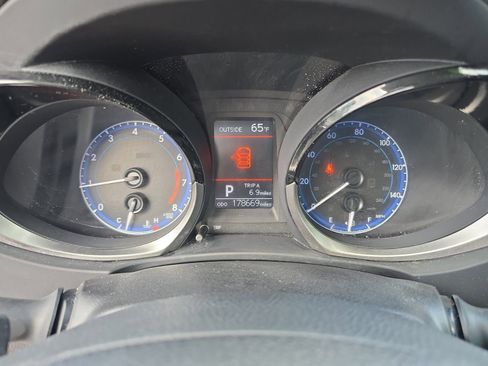 Used 2014 Toyota Corolla S image 24