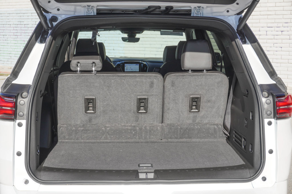 Used 2023 Chevrolet Traverse High Country w/ LPO, Floor Liner Package AWD/4WD image 45