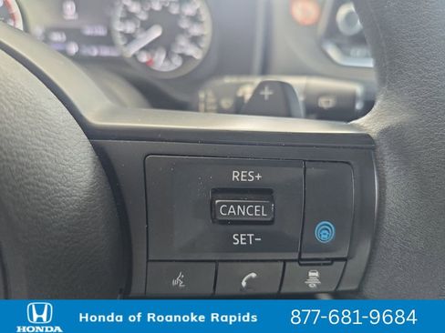 Used 2024 Nissan Rogue SV FWD image 22