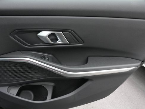 Certified 2025 BMW 330i Sedan RWD image 34
