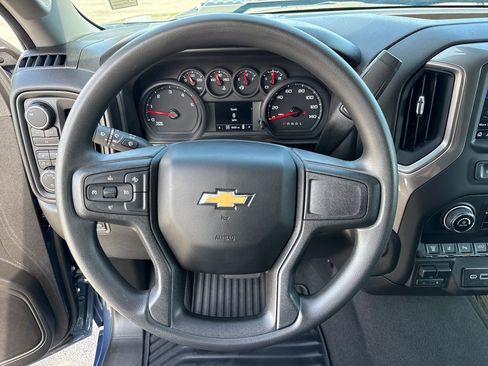 Used 2025 Chevrolet Silverado 2500 Custom w/ Custom Value Package image 15