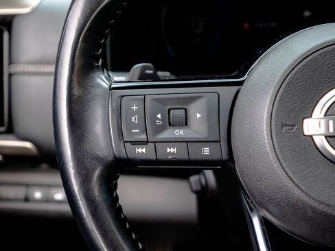 Used 2023 Nissan Pathfinder Platinum AWD/4WD image 33