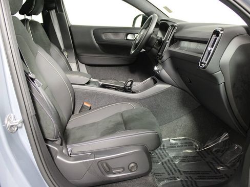 Used 2023 Volvo C40 P8 Recharge Ultimate AWD/4WD image 27
