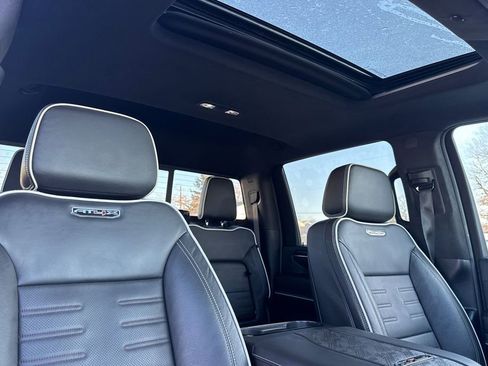Used 2025 GMC Sierra 2500 AT4X image 16