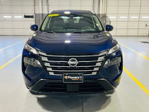 Used 2024 Nissan Rogue SV w/ SV Premium Package FWD image 13