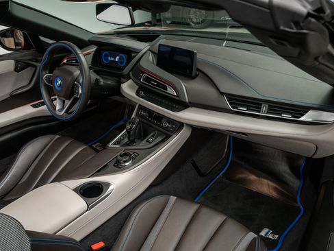 Used 2019 BMW i8 Roadster AWD/4WD image 12