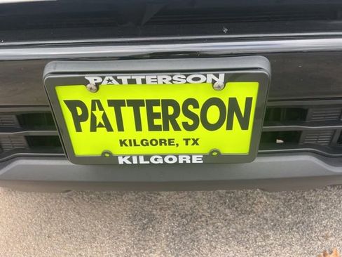 Used 2024 Chevrolet Silverado 2500 Custom w/ Custom Value Package image 4