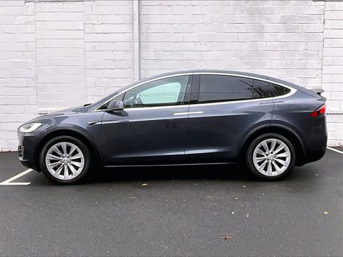 Used 2020 Tesla Model X Long Range image 2