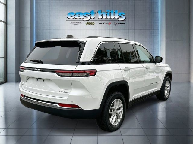 Certified 2024 Jeep Grand Cherokee Laredo X AWD/4WD image 3