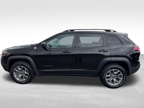 Used 2022 Jeep Cherokee Trailhawk w/ Premium Leather Package AWD/4WD image 3