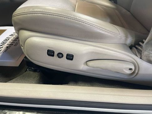 Used 2006 Chrysler Sebring Limited w/ Luxury Group FWD image 23