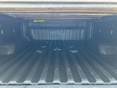 Used 2024 GMC Sierra 2500 AT4 w/ AT4 Premium Plus Package AWD/4WD image 9