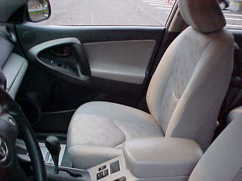 Used 2011 Toyota RAV4 Base 4x4 4dr SUV w/ Preferred Premium Pkg image 14