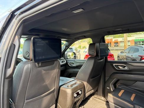 Used 2023 GMC Yukon AT4 w/ AT4 Premium Plus Package AWD/4WD image 16