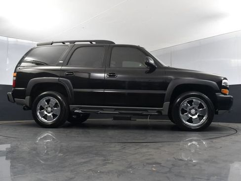 Used 2005 Chevrolet Tahoe Z71 w/ Preferred Equipment Group AWD/4WD image 19