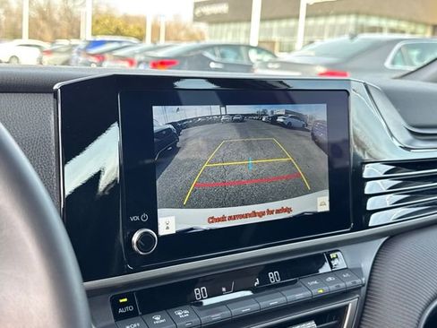 Used 2025 Toyota Camry SE image 20