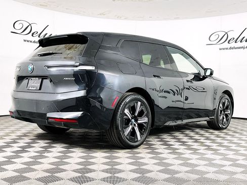 Used 2024 BMW iX xDrive50 w/ Premium Package AWD/4WD image 6