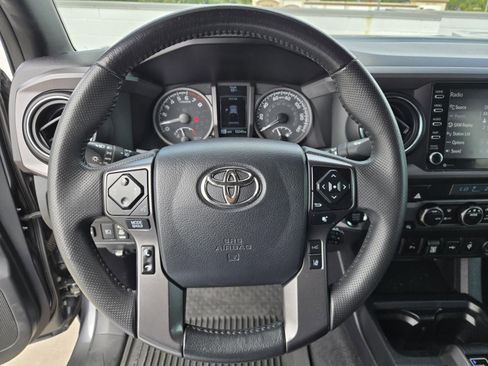 Used 2023 Toyota Tacoma TRD Off-Road w/ Technology Package RWD image 18